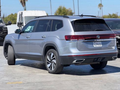Used 2024 Volkswagen Atlas SE FWD image 3