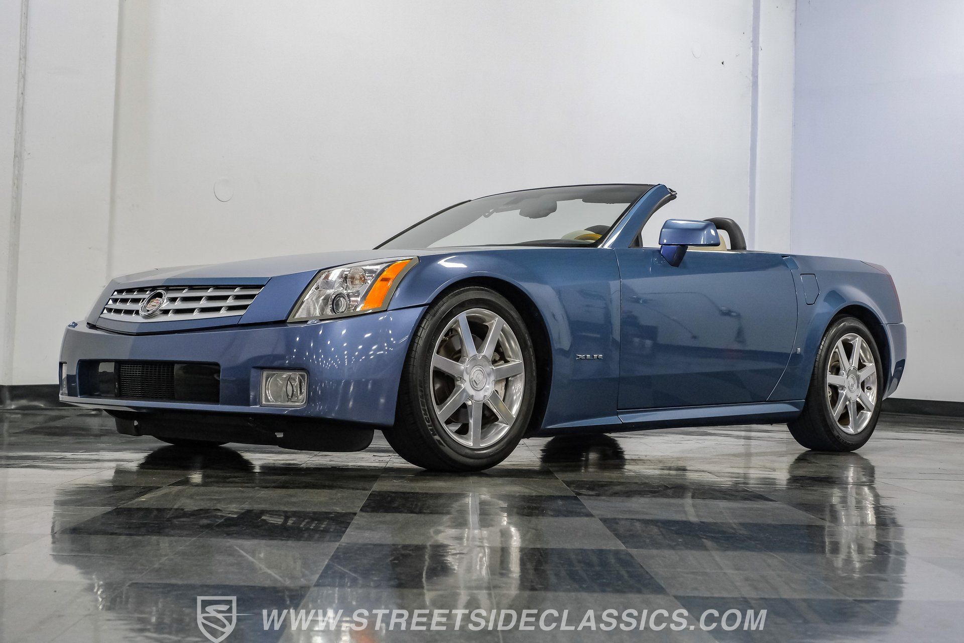 Used 2006 Cadillac XLR RWD image 21