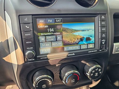 Used 2016 Jeep Compass High Altitude image 25