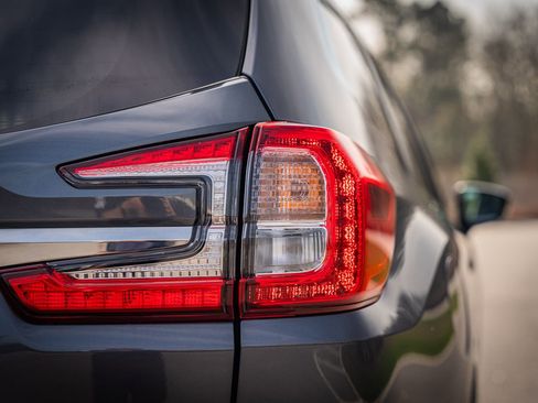 Used 2024 Subaru Ascent Premium w/ Convenience Package image 14