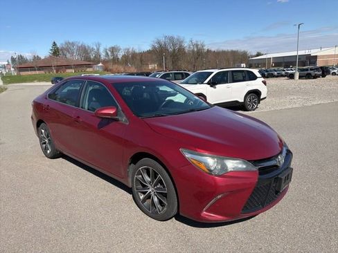 Used 2015 Toyota Camry XSE w/ Moonroof Package image 5