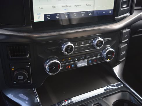 Used 2022 Ford F150 Lariat w/ Equipment Group 502A High image 15