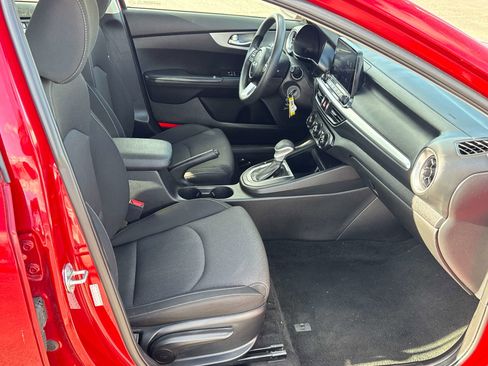 Used 2023 Kia Forte LXS FWD image 18