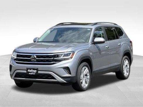 Used 2023 Volkswagen Atlas SE w/ Panoramic Sunroof Package AWD/4WD image 3