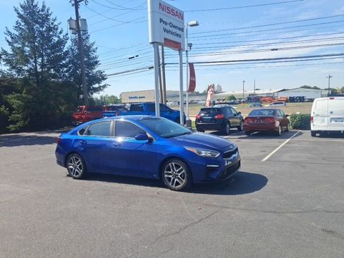 Used 2019 Kia Forte S w/ S Premium Package FWD image 2