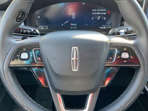 Used 2023 Lincoln Corsair Standard w/ Towing Package image 16