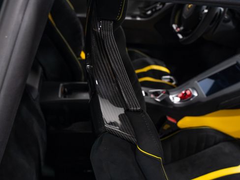 Used 2022 Lamborghini Huracan STO RWD image 68