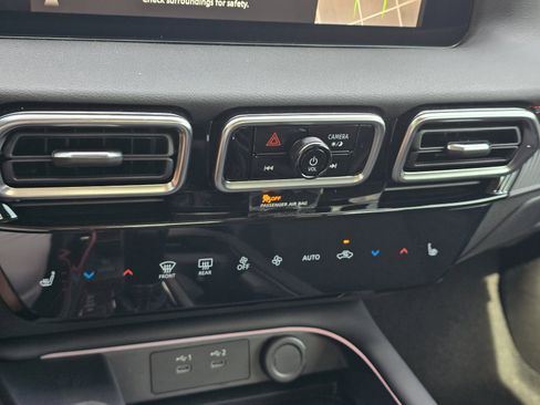 New 2026 Nissan Sentra SR FWD image 19
