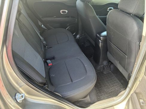 Used 2019 Kia Soul + FWD image 17
