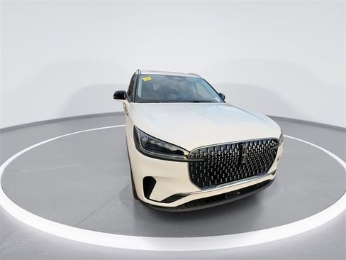 New 2026 Lincoln Aviator Reserve image 2