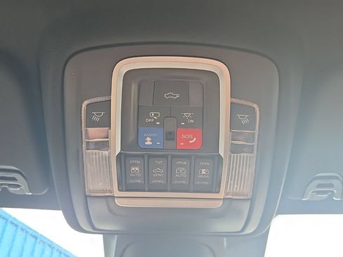 Used 2022 RAM 1500 Limited w/ Body Color Bumper Group AWD/4WD image 32