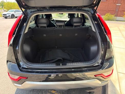 Certified 2023 Kia Niro EX Touring FWD image 13