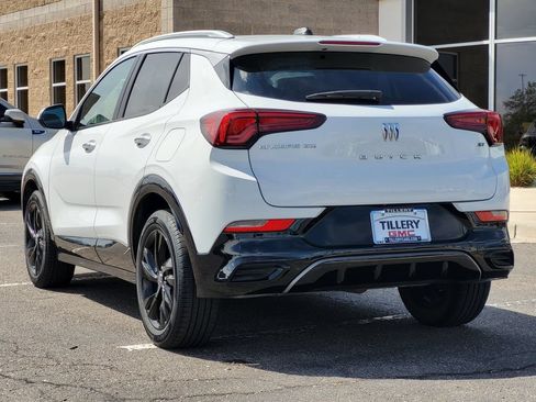 Used 2024 Buick Encore GX Sport Touring FWD image 5