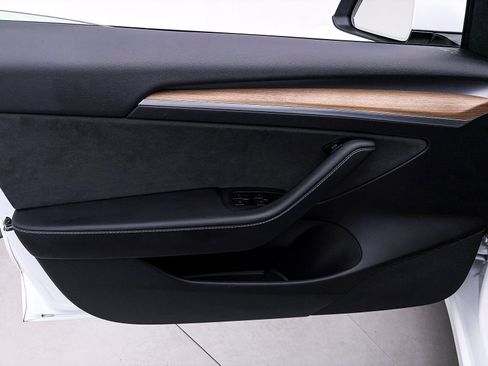 Used 2021 Tesla Model 3 Standard Range Plus image 15