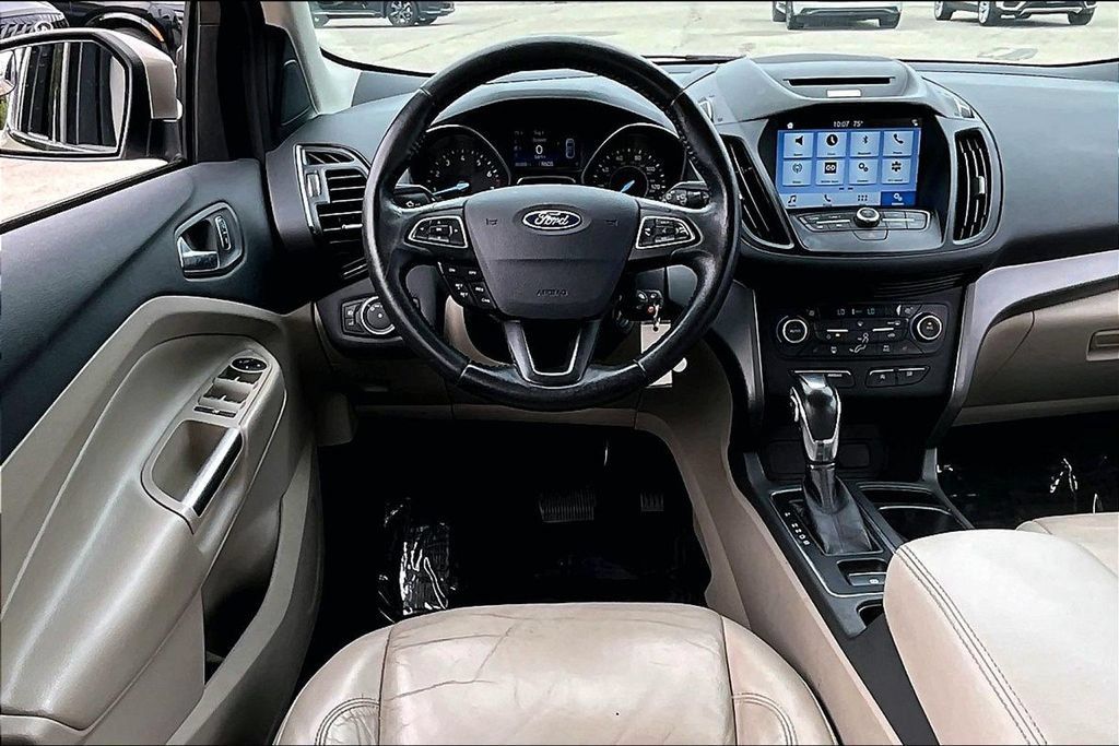 Used 2018 Ford Escape SEL AWD/4WD image 17