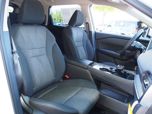 Used 2026 Nissan Rogue SV FWD image 11