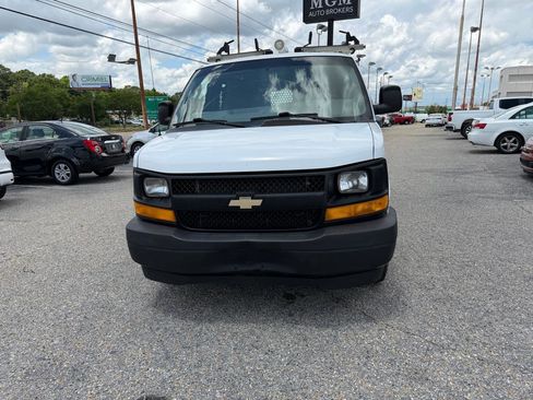 Used 2017 Chevrolet Express 2500 RWD image 6