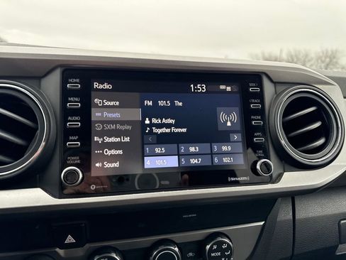 Used 2020 Toyota Tacoma SR5 image 20