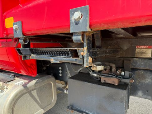 Used 2023 Ford F750 2WD Regular Cab Super Duty image 6