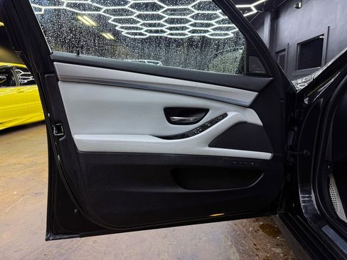 Used 2014 BMW M5 image 12