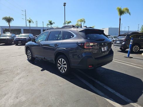 Used 2024 Subaru Outback Premium AWD/4WD image 5