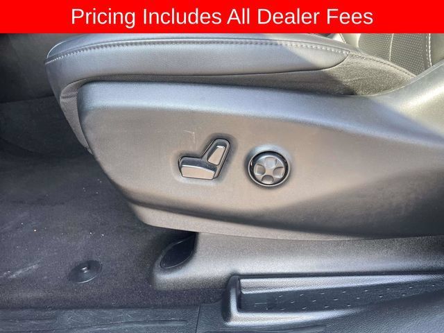 Used 2025 Chrysler Pacifica Select FWD image 23