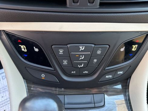 Used 2020 Buick Envision Preferred w/ LPO, Cargo Package AWD/4WD image 32