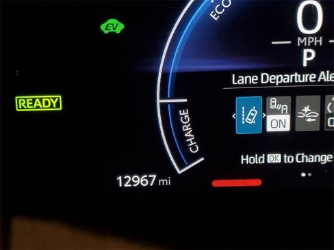 Used 2025 Toyota Camry SE image 23