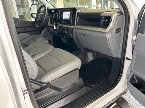 Used 2024 Ford F350 XL w/ FX4 Off-Road Package AWD/4WD image 25