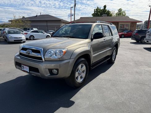 Used 2008 Toyota 4Runner SR5 AWD/4WD image 2
