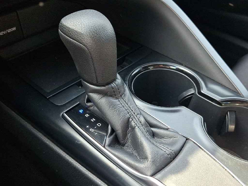 Certified 2018 Toyota Camry LE FWD image 14