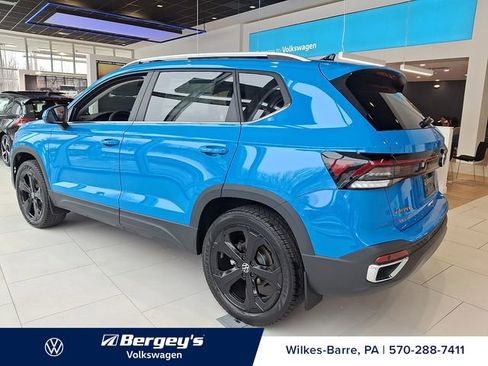 New 2026 Volkswagen Taos SEL image 4