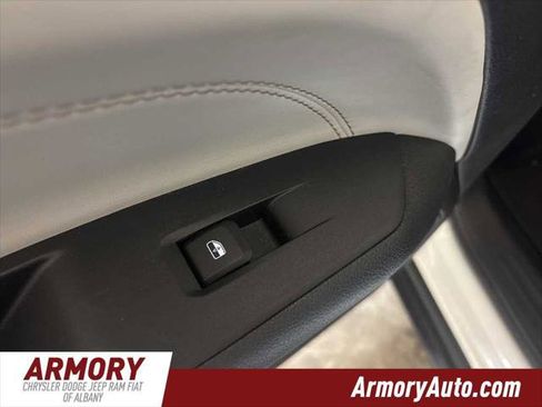 Certified 2022 Jeep Compass Limited image 25