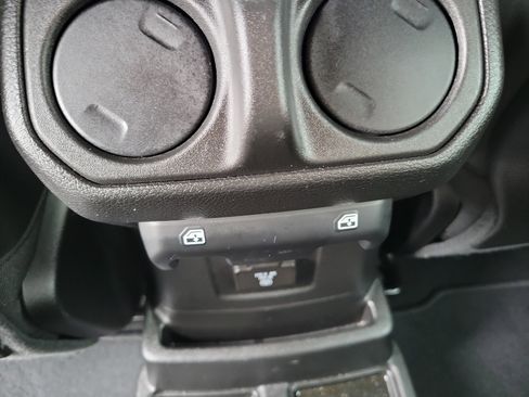 Used 2024 Jeep Wrangler Unlimited Rubicon image 15