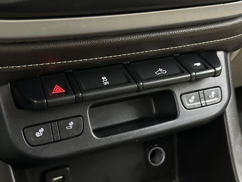 Used 2015 GMC Canyon SLT image 19