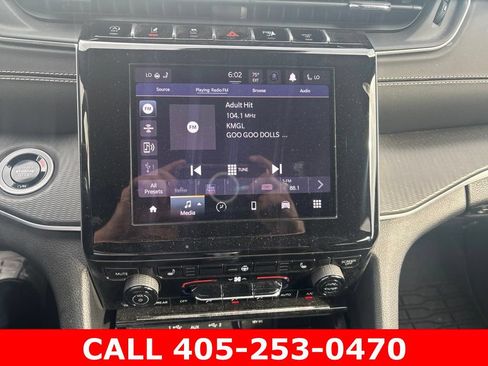 Used 2024 Jeep Grand Cherokee Altitude AWD/4WD image 10