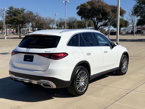 Used 2025 Mercedes-Benz GLC 300 4MATIC image 8