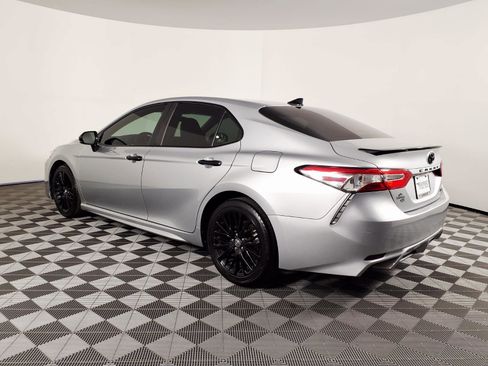 Used 2020 Toyota Camry SE w/ Carpet Mat Package FWD image 6
