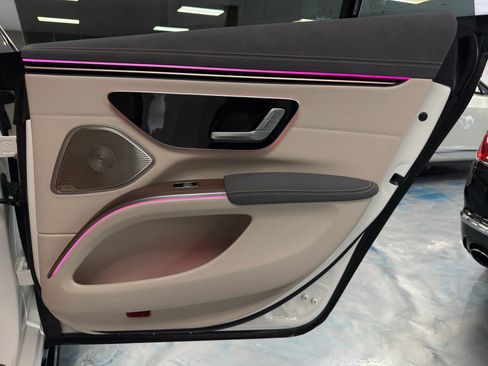 Used 2023 Mercedes-Benz EQS 580 4MATIC Sedan image 16