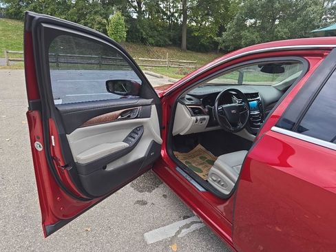 Used 2016 Cadillac CTS Performance w/ Driver Assist Package image 9