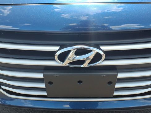 Used 2018 Hyundai Elantra Value Edition FWD image 11