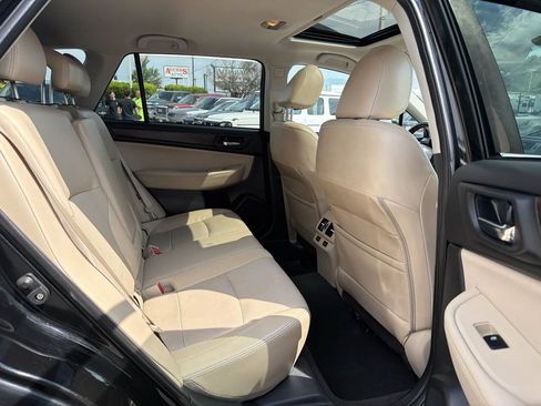 Used 2017 Subaru Outback 2.5i Limited AWD/4WD image 15