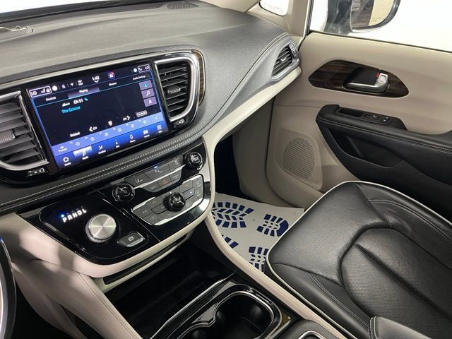 Used 2021 Chrysler Pacifica Limited FWD image 35