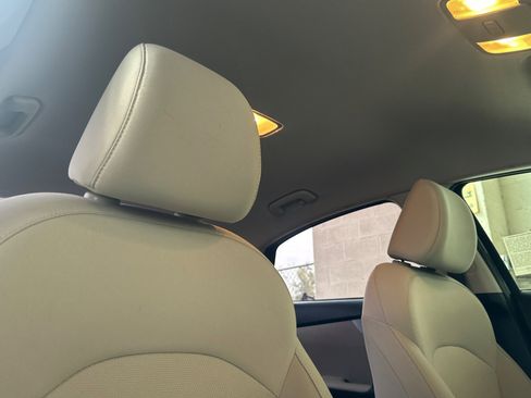 Used 2023 Kia Forte LXS w/ LXS Technology Package image 19