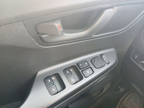 Used 2018 Hyundai Kona SEL image 21