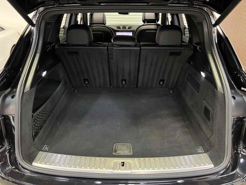Used 2019 Porsche Cayenne w/ Premium Package AWD/4WD image 51