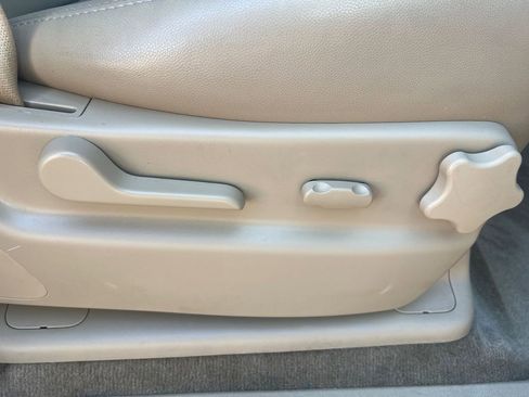 Used 2014 Chevrolet Suburban LT image 19