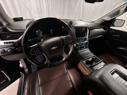 Used 2019 Chevrolet Suburban Premier w/ Premier Plus Edition image 16