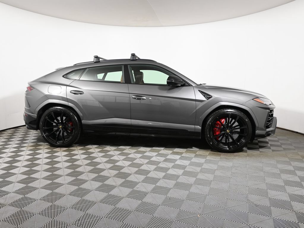 Used 2021 Lamborghini Urus AWD/4WD image 8