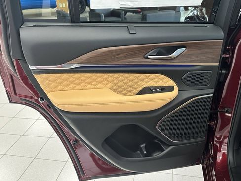 New 2025 Jeep Grand Cherokee Summit w/ Luxury Tech Group V image 13